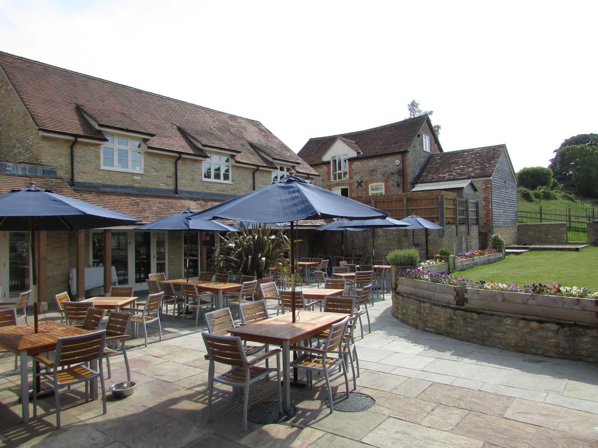The Kings Arms Hotel Stowel Exterior photo